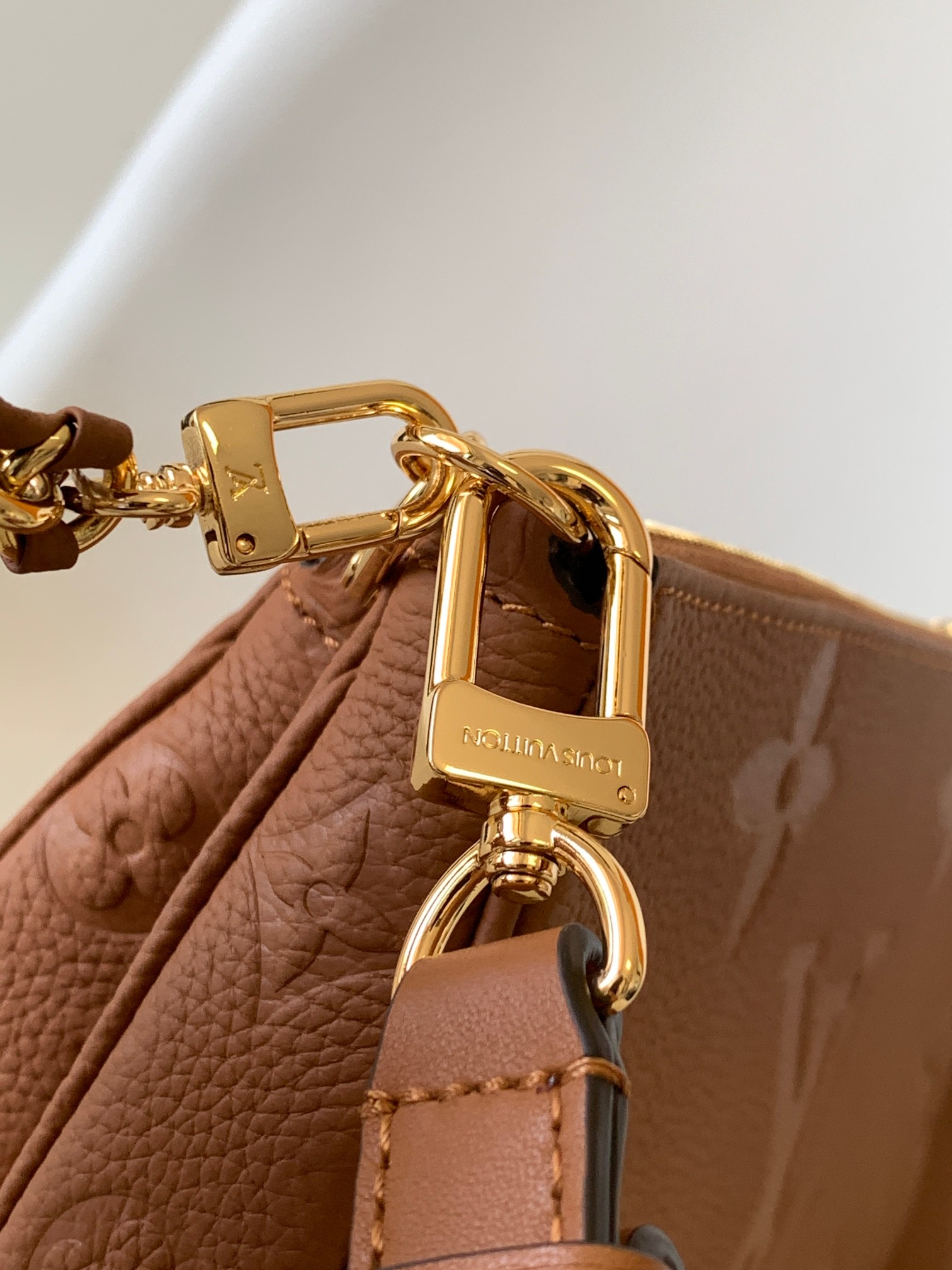 LV 精品仿製 Dauphine MM Monogram拼接肩背包 百搭時尚款｜歐美奢侈品精品推薦
