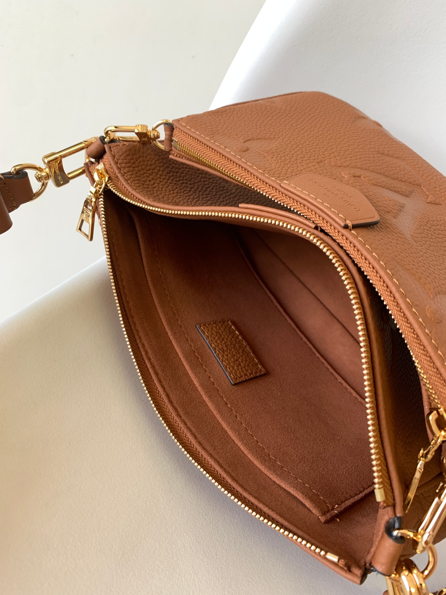 LV 精品仿製 Dauphine MM Monogram拼接肩背包 百搭時尚款｜歐美奢侈品精品推薦