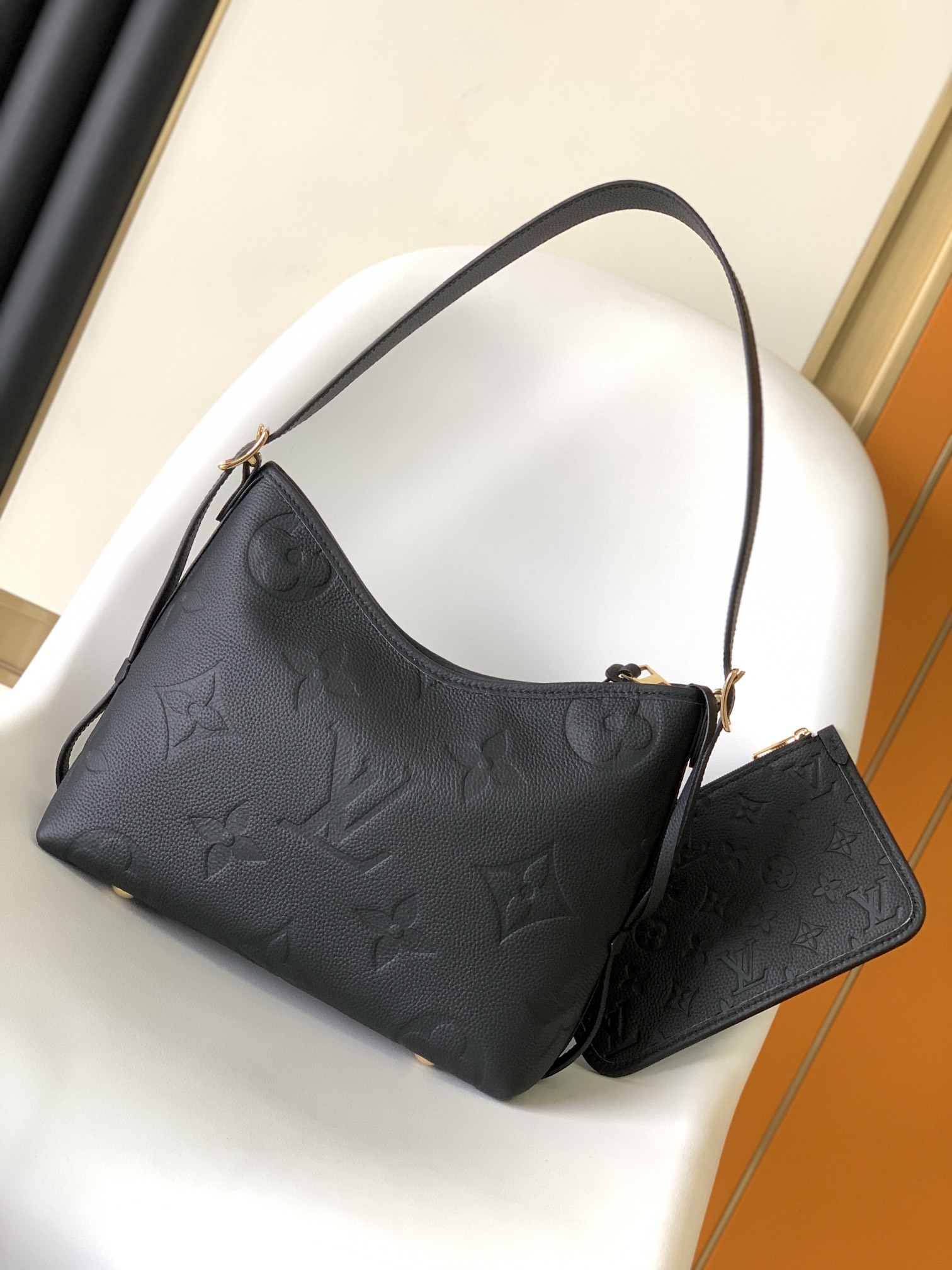 LV高仿女士單肩包Monogram壓紋黑色典雅款｜歐美奢侈品精品推薦