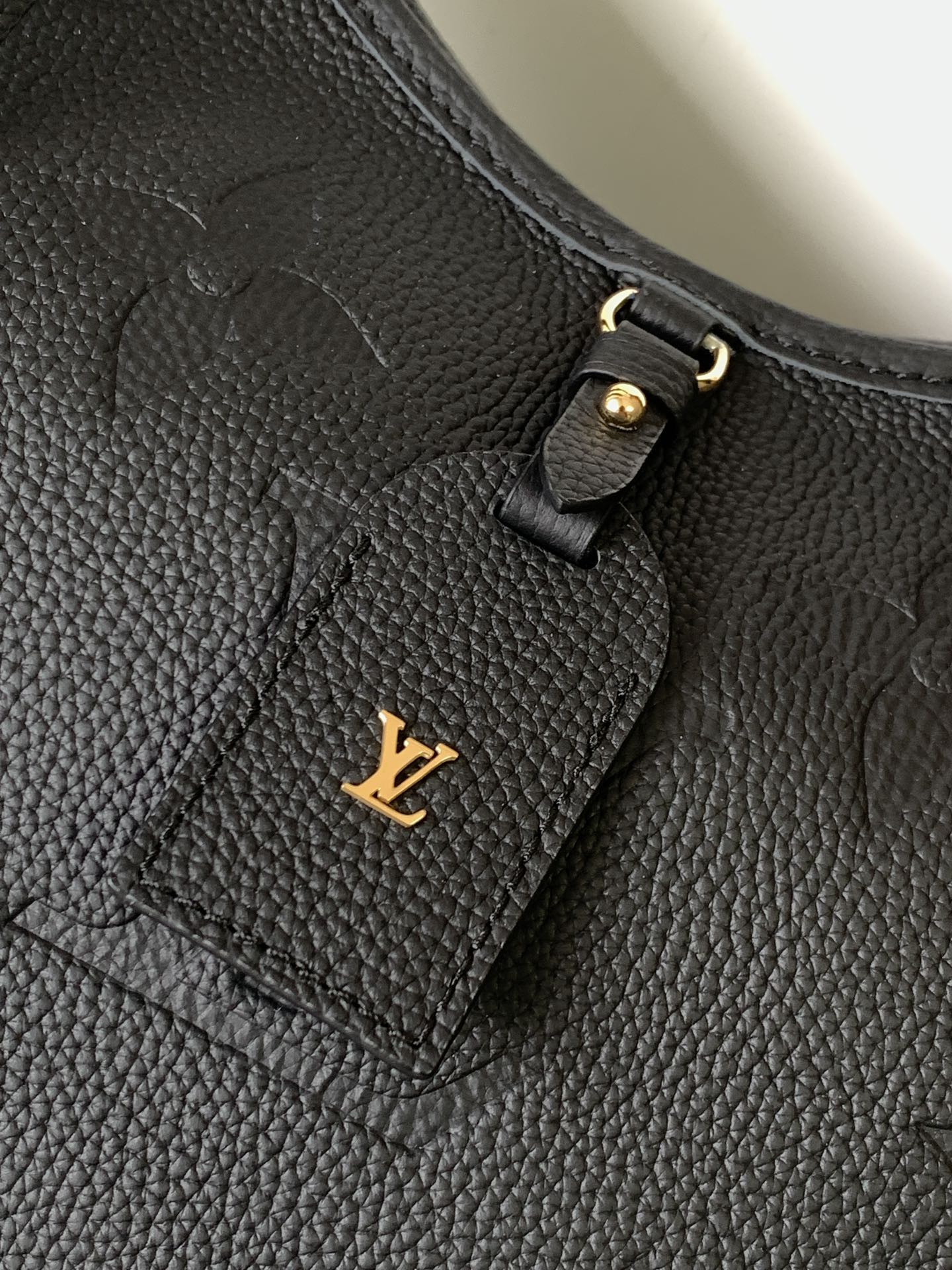 LV高仿女士單肩包Monogram壓紋黑色典雅款｜歐美奢侈品精品推薦