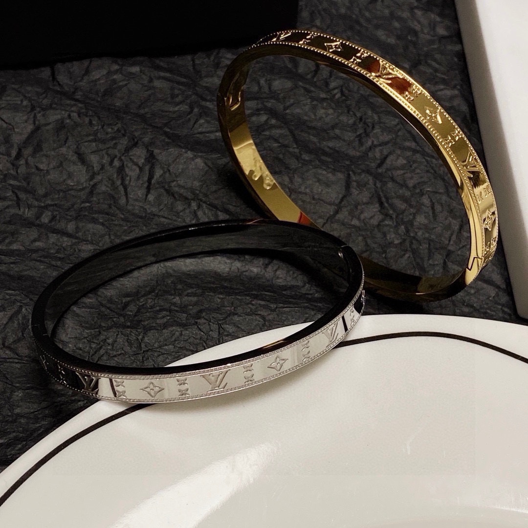LV高仿男女款手鐲雙色金屬Monogram刻紋經典款｜歐美奢侈品精品推薦