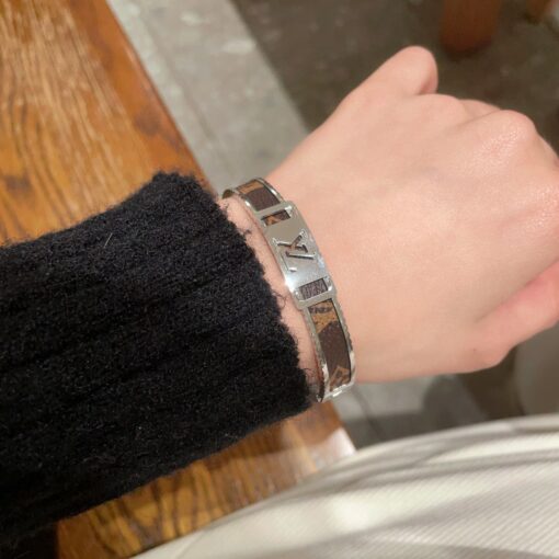 LV高仿Monogram銀色手環精緻時尚百搭飾品