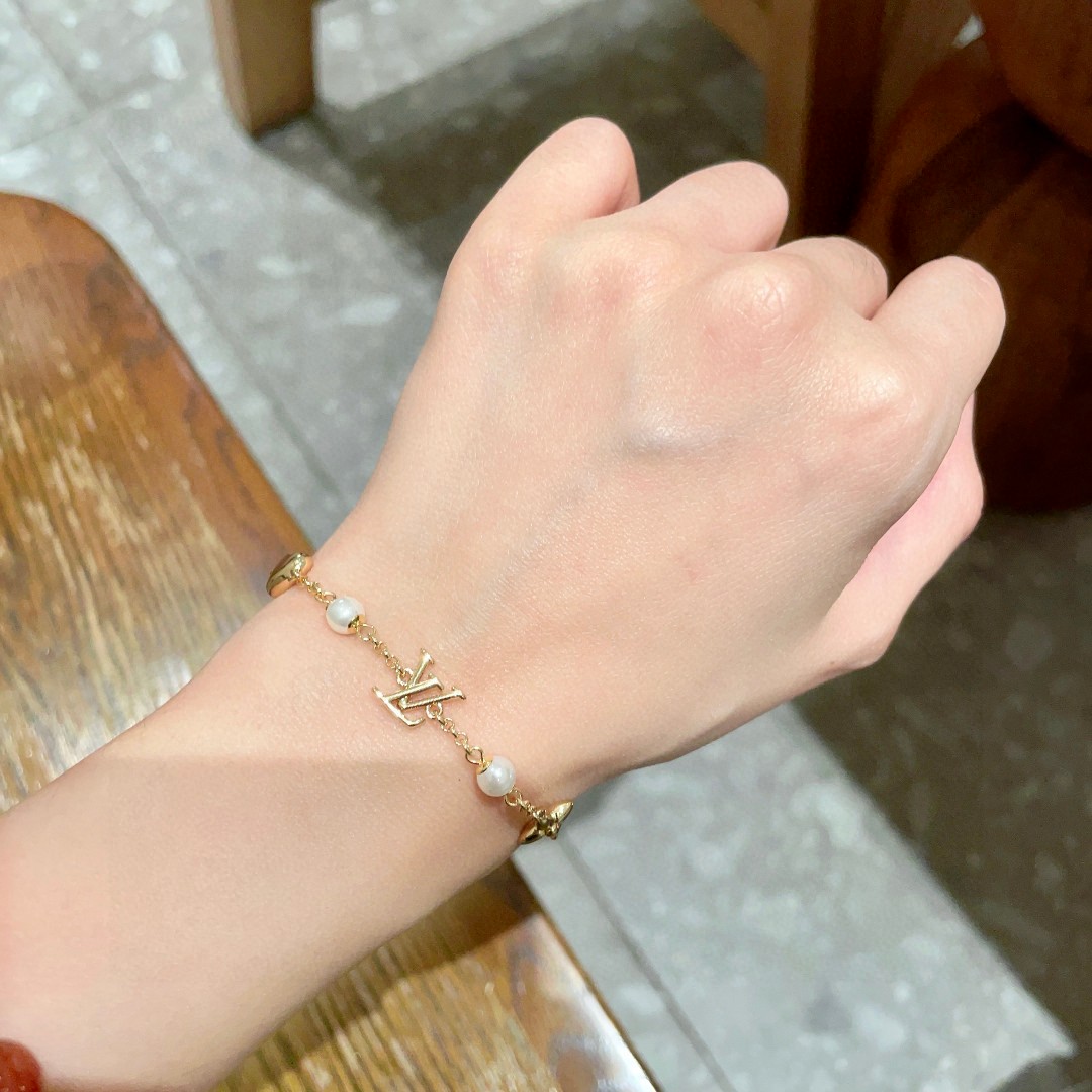 LV原單女士金色珍珠串飾手鍊精緻百搭法式優雅款｜歐美奢侈品精品推薦