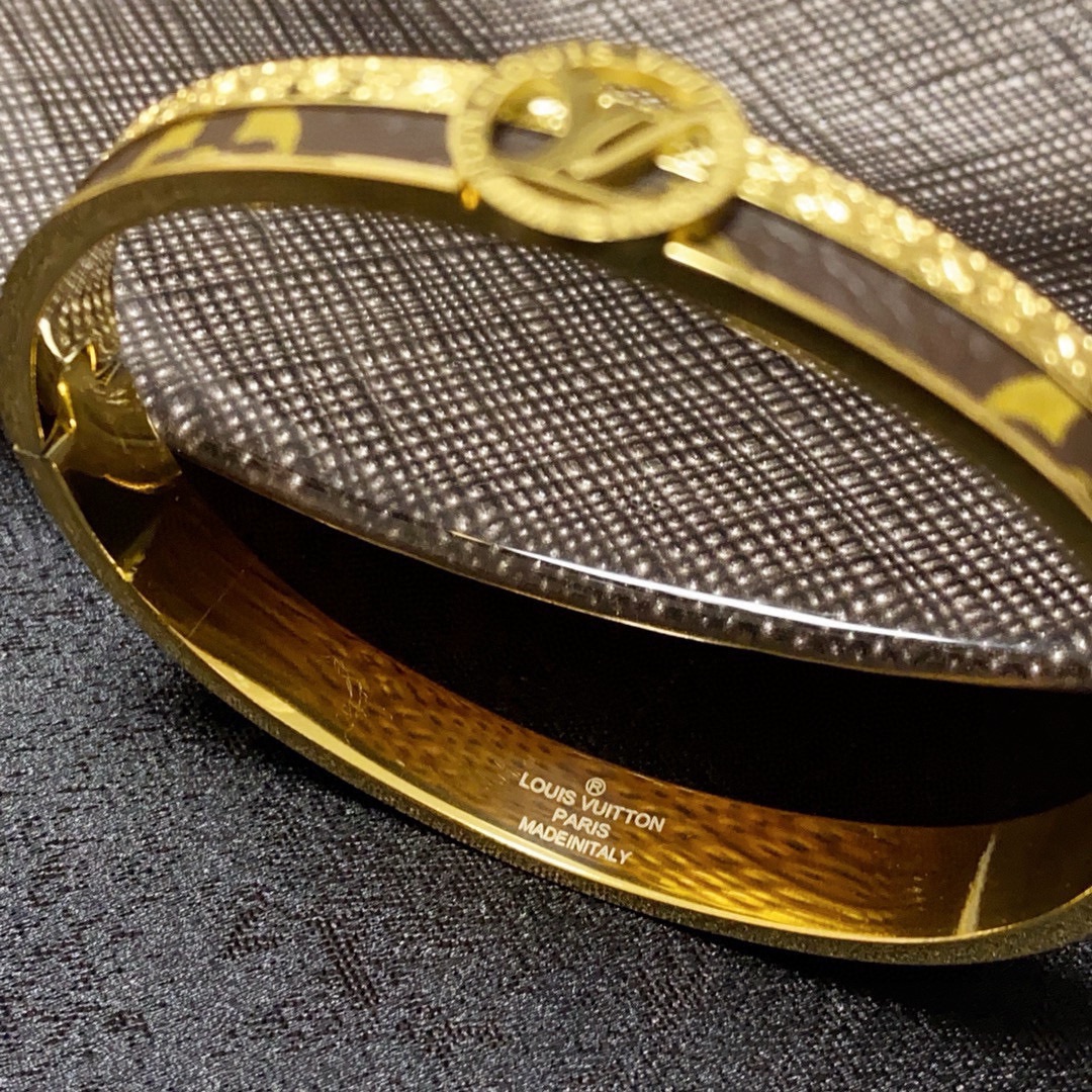 LV一比一女士金色圓標經典Monogram手環低調奢華款｜歐美奢侈品精品推薦
