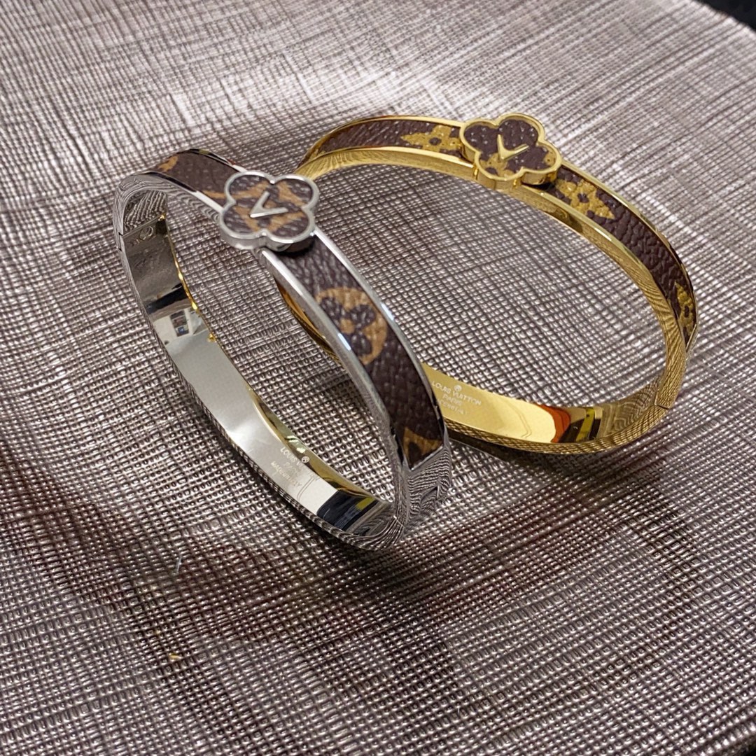LVA貨男女款Monogram花形飾牌手環經典雙色款｜歐美奢侈品精品推薦