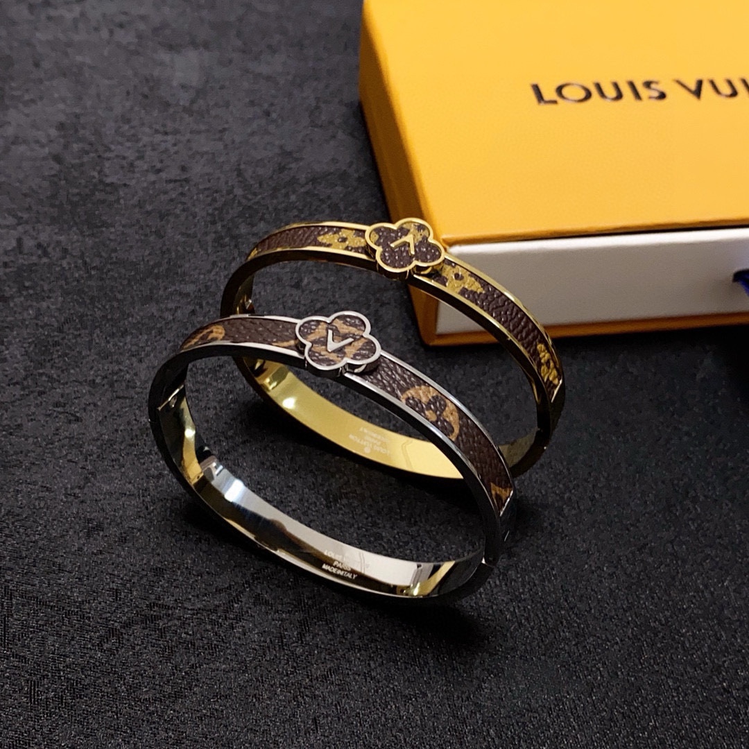 LVA貨男女款Monogram花形飾牌手環經典雙色款｜歐美奢侈品精品推薦