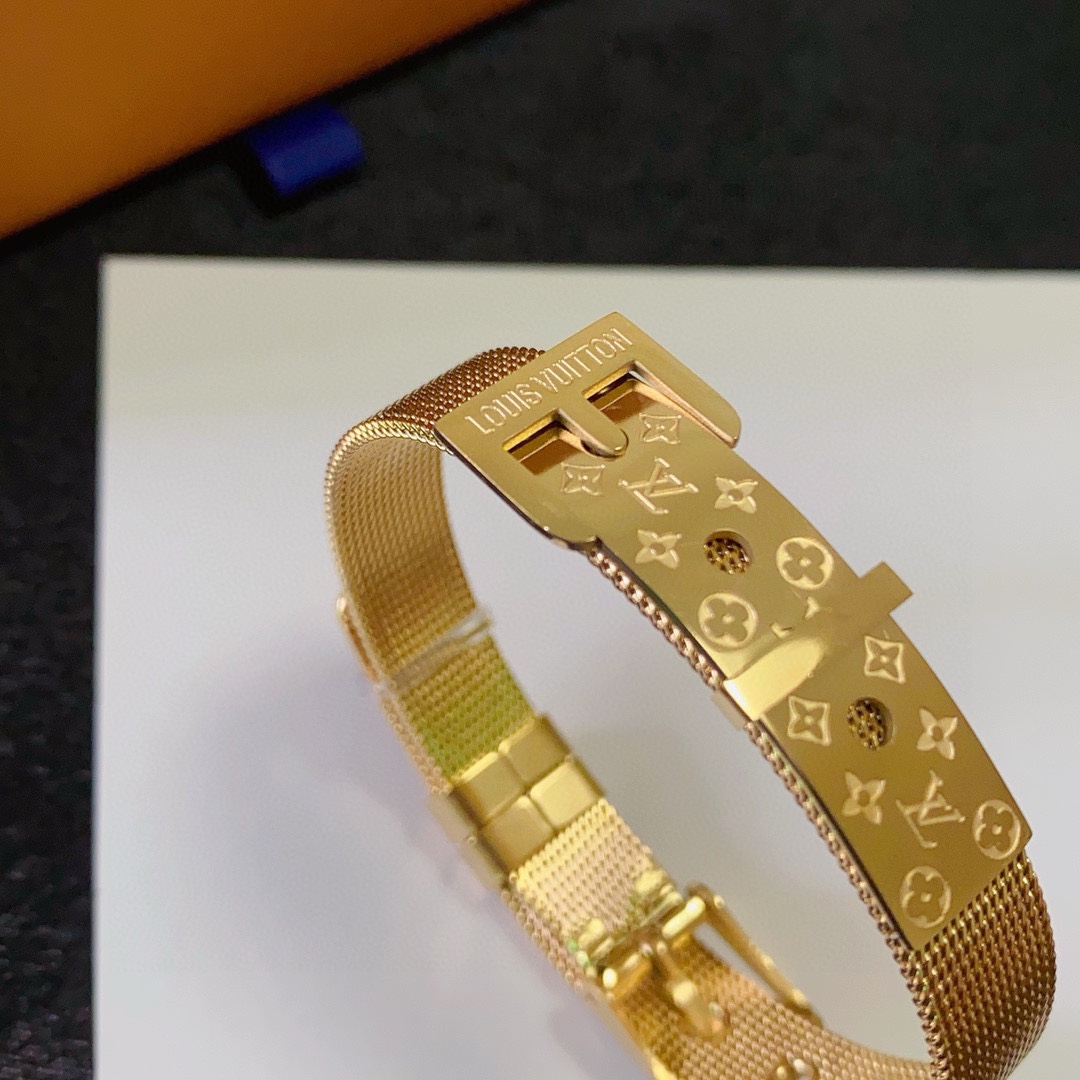 LVA貨金色不鏽鋼手環精緻刻紋法式優雅款｜歐美奢侈品精品推薦