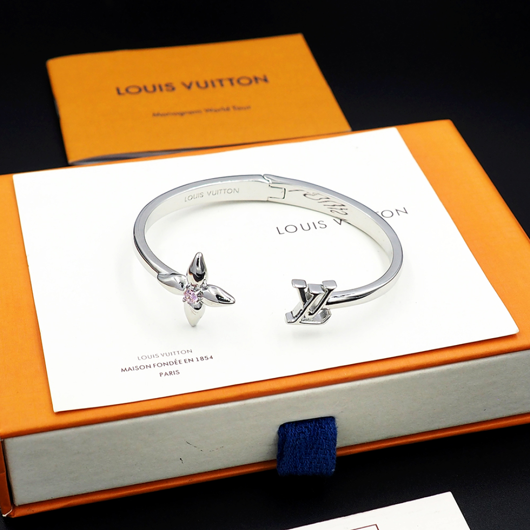 LV一比一銀色開口手環經典花形鑽飾優雅款｜歐美奢侈品精品推薦