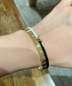 LV一比一仿製金色Monogram浮雕開口手鐲