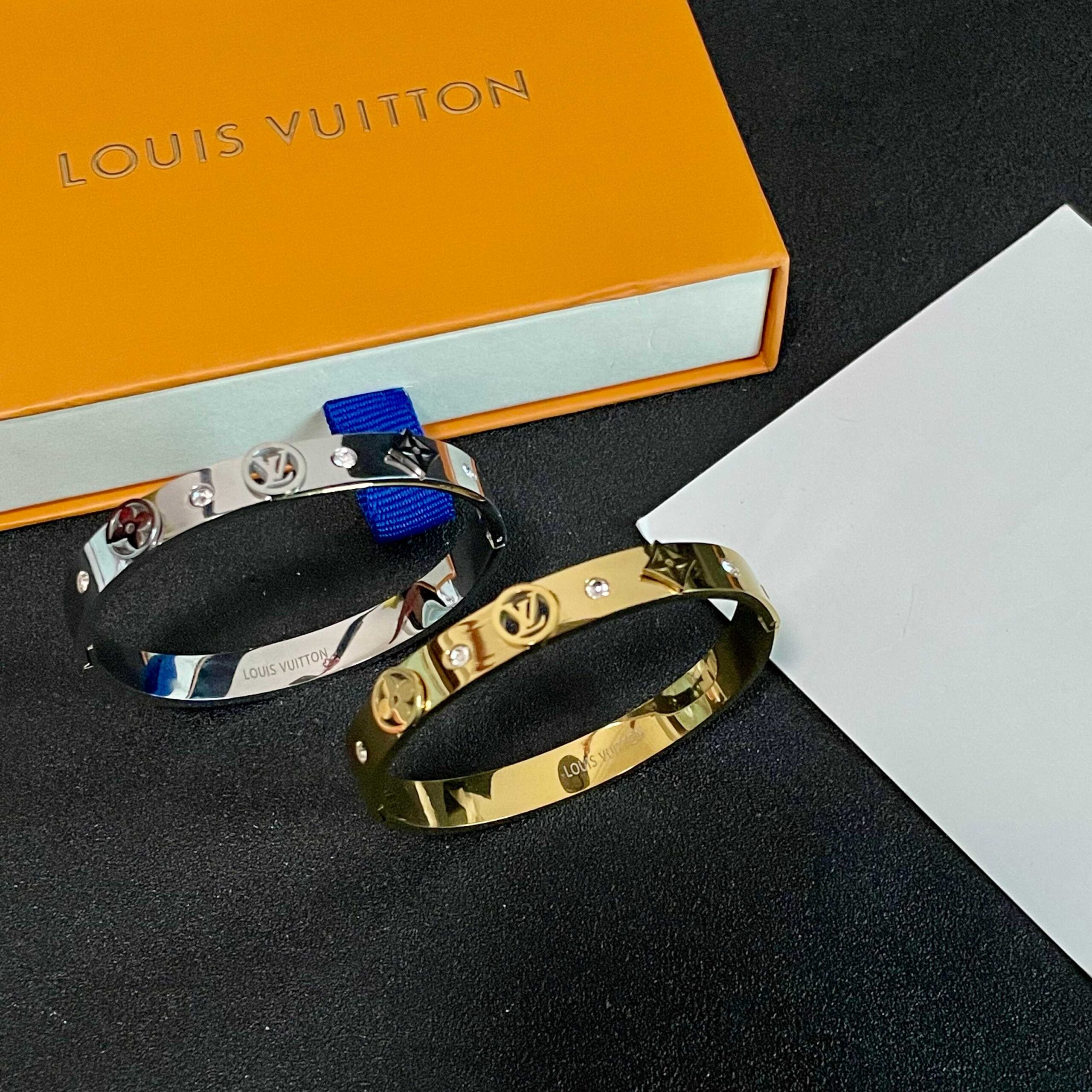 LV原單仿製銀色鑲鑽Monogram開口手鐲｜歐美奢侈品精品推薦