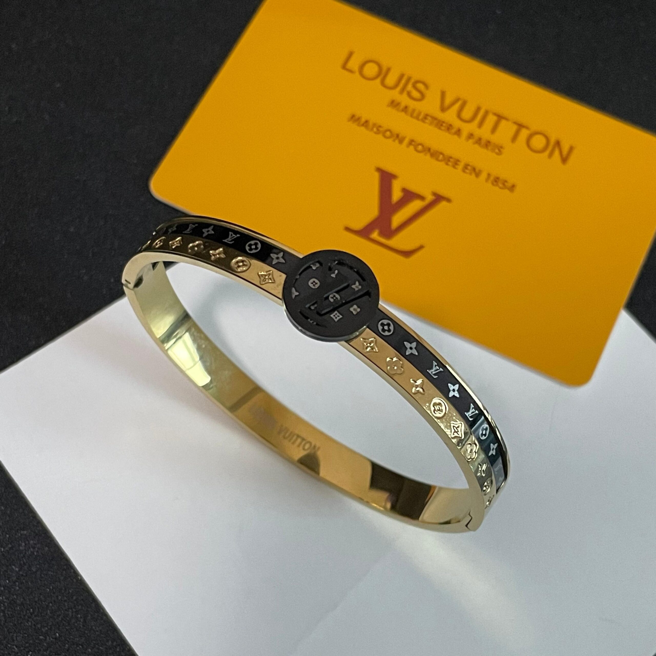 LV一比一仿製黑金Monogram小錶盤造型手鐲｜歐美奢侈品精品推薦
