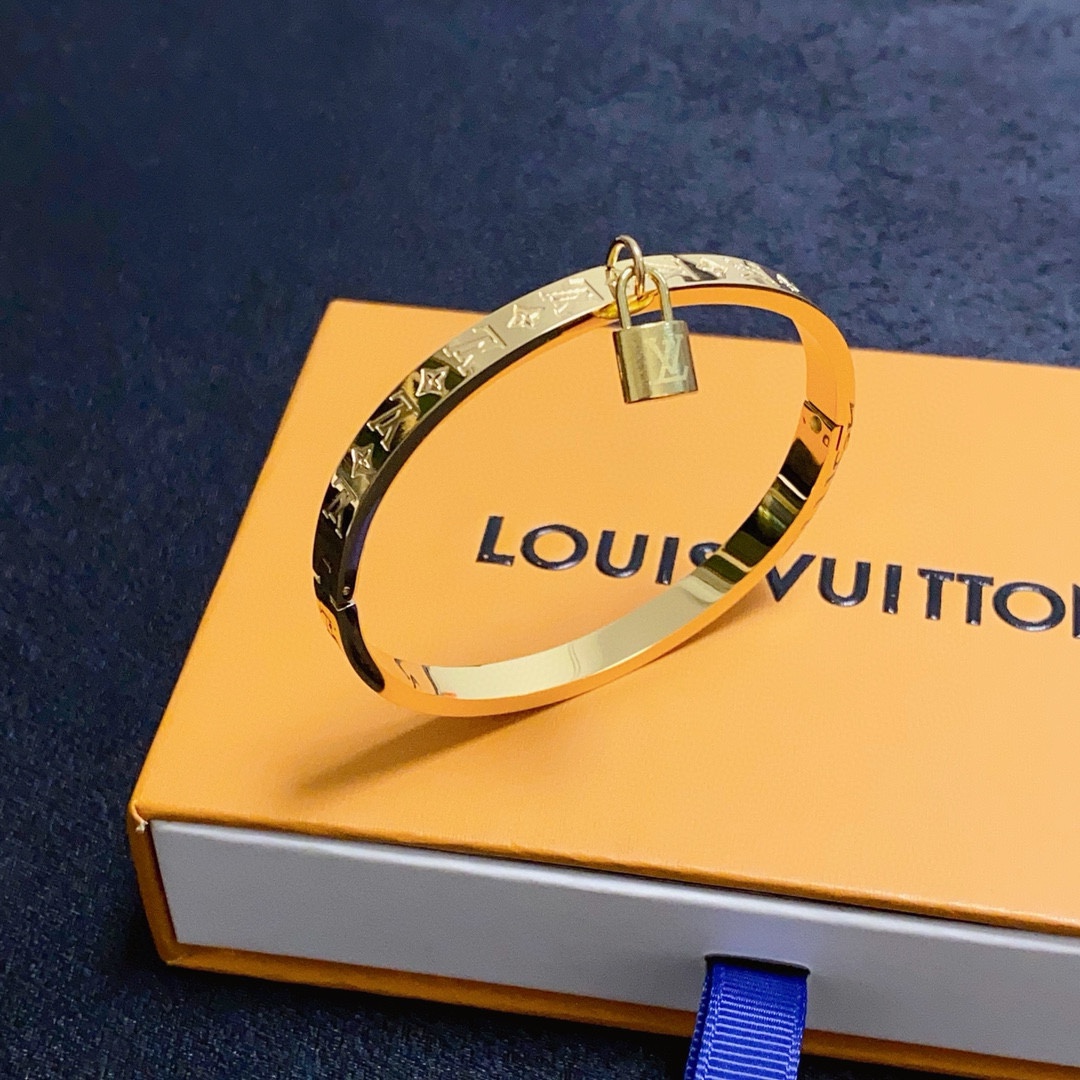 LV高仿女士手環 鎖頭吊飾設計 時尚百搭經典款｜歐美奢侈品精品推薦