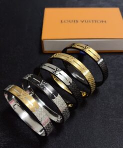 LV原單男女款手環 銘牌搭配滿印圖紋 多色可選質感升級