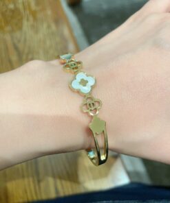 LV高仿女士手環 珍珠母貝花朵鏤空連結 典雅細緻好搭配