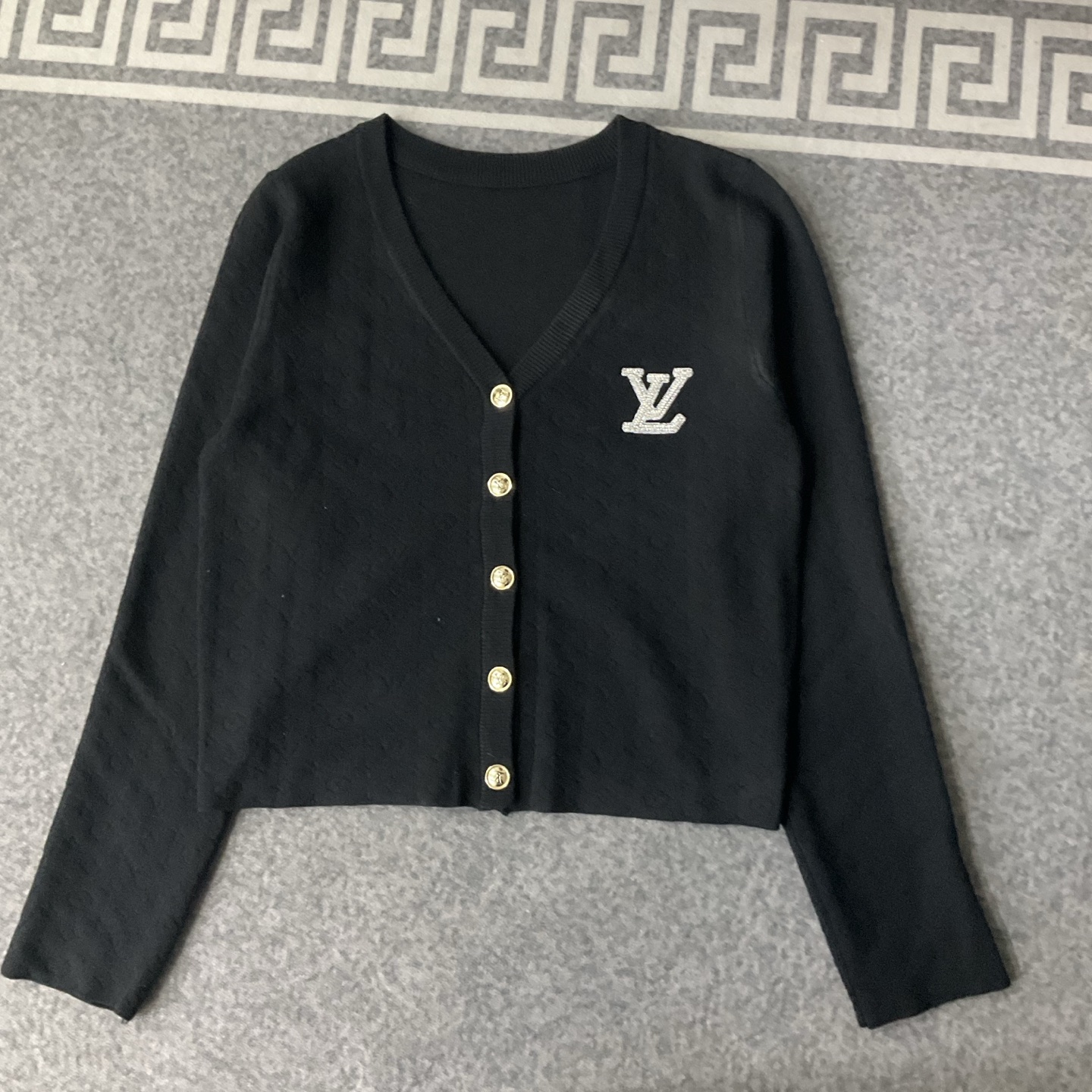 LV 高仿 女士針織開衫外套 經典字母刺繡 簡約百搭｜歐美奢侈品精品推薦
