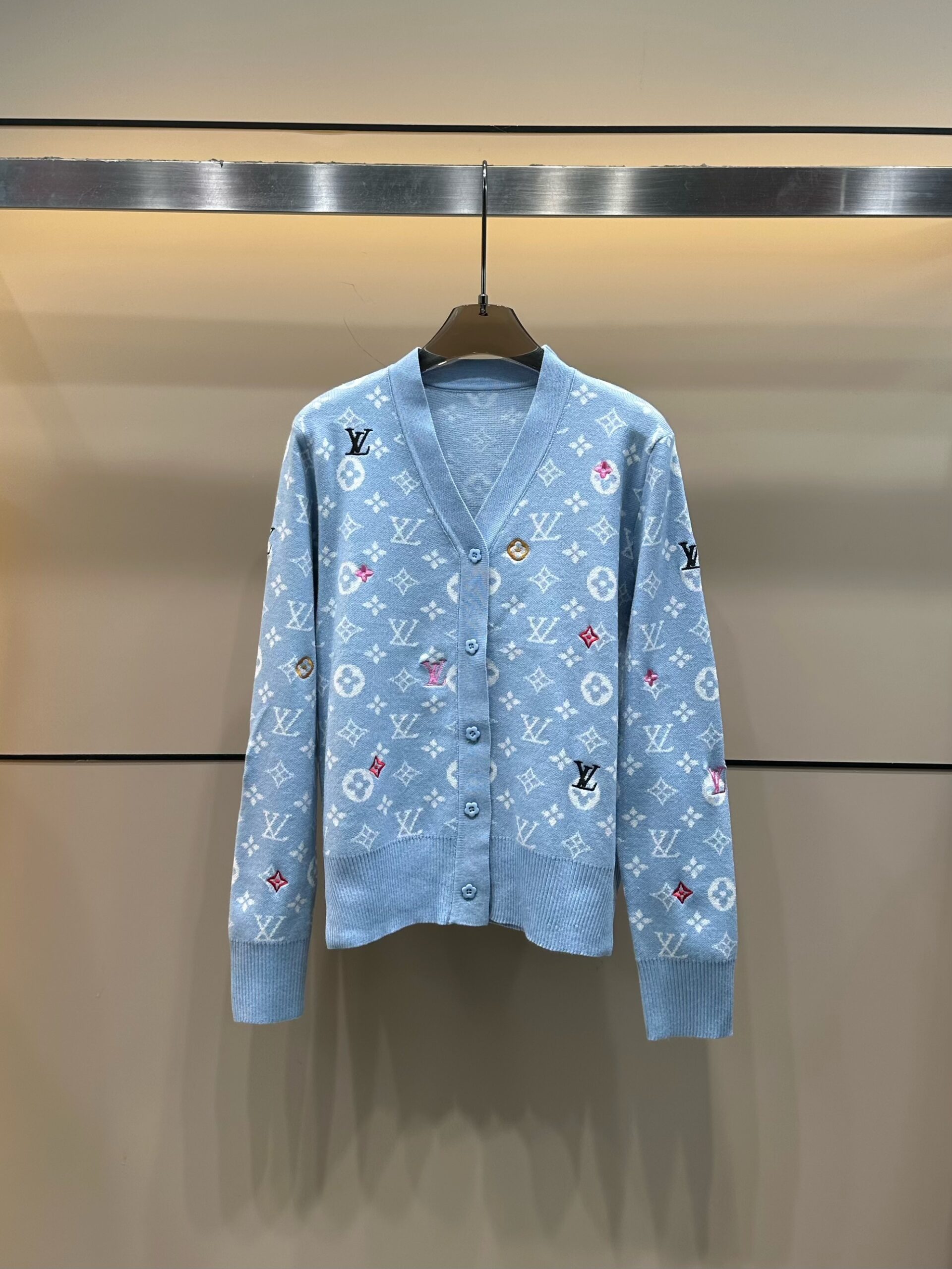 LV 一比一針織開襟外套 女士經典老花V領毛衣｜歐美奢侈品精品推薦