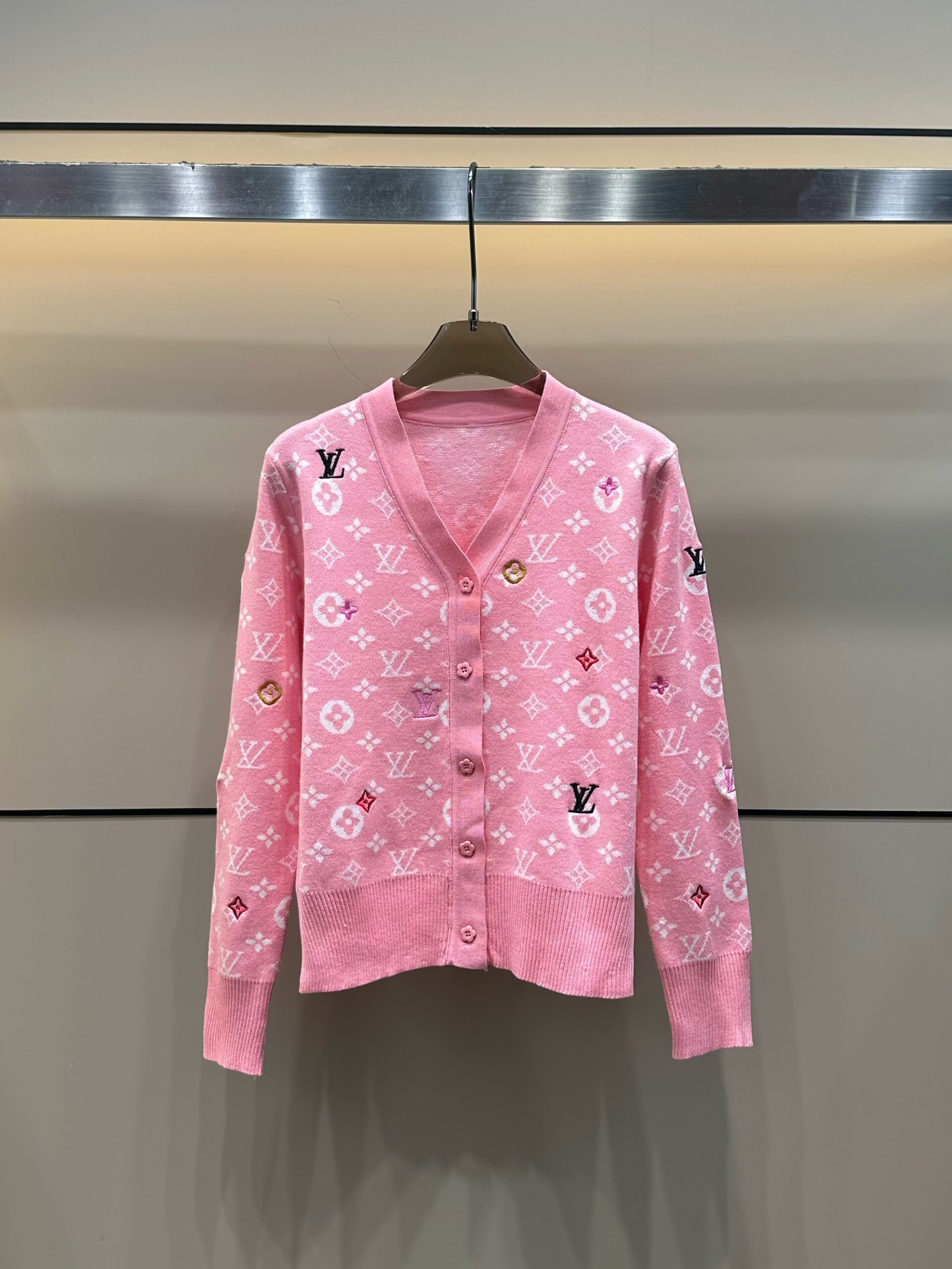 LV 一比一針織開襟外套 女士經典老花V領毛衣｜歐美奢侈品精品推薦
