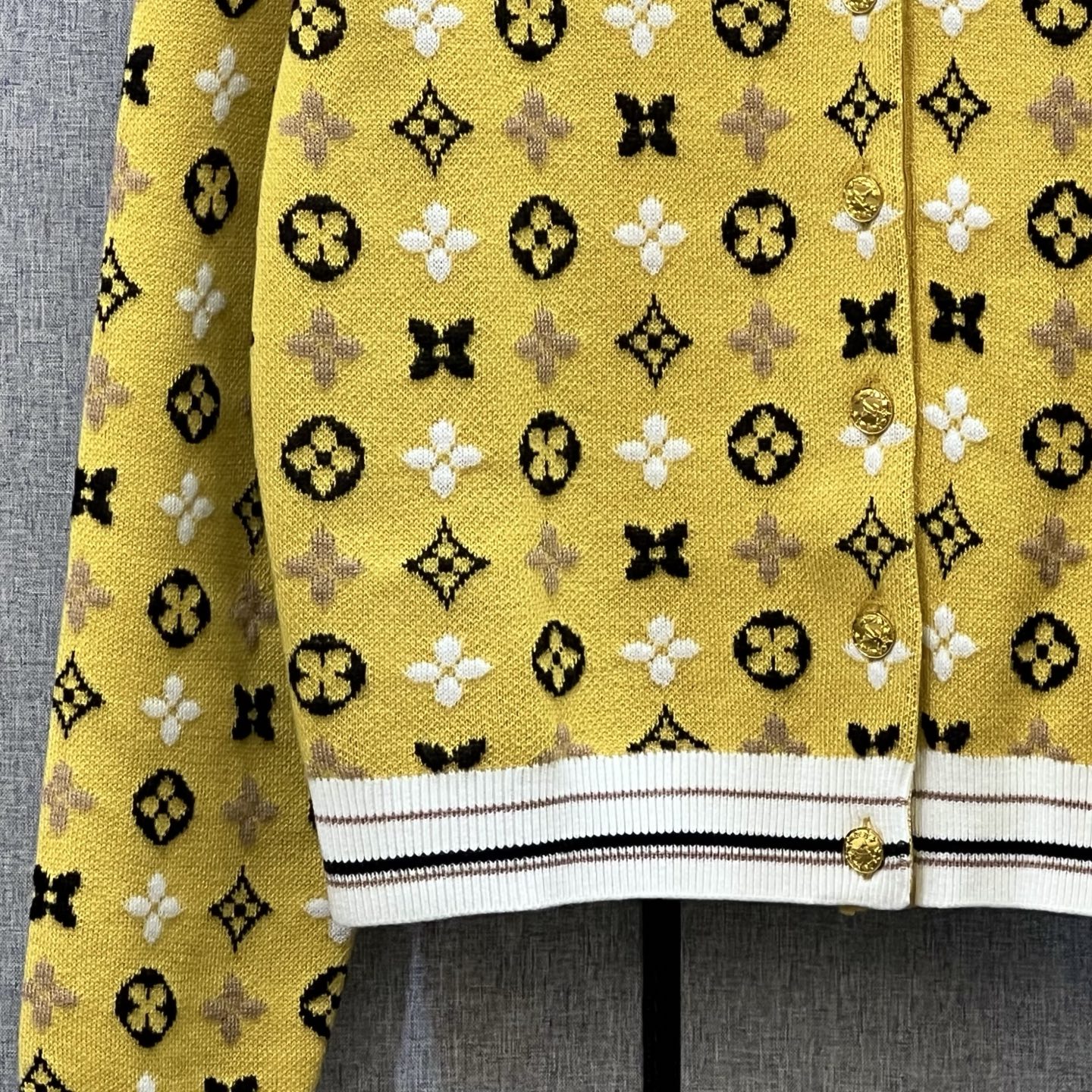 LV 精品仿製針織外套 女士雙色經典老花設計｜歐美奢侈品精品推薦