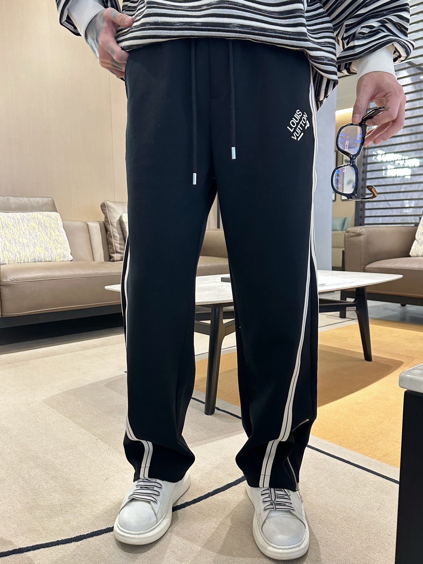 LV高仿運動長褲休閒百搭設計感推薦款｜歐美奢侈品精品推薦
