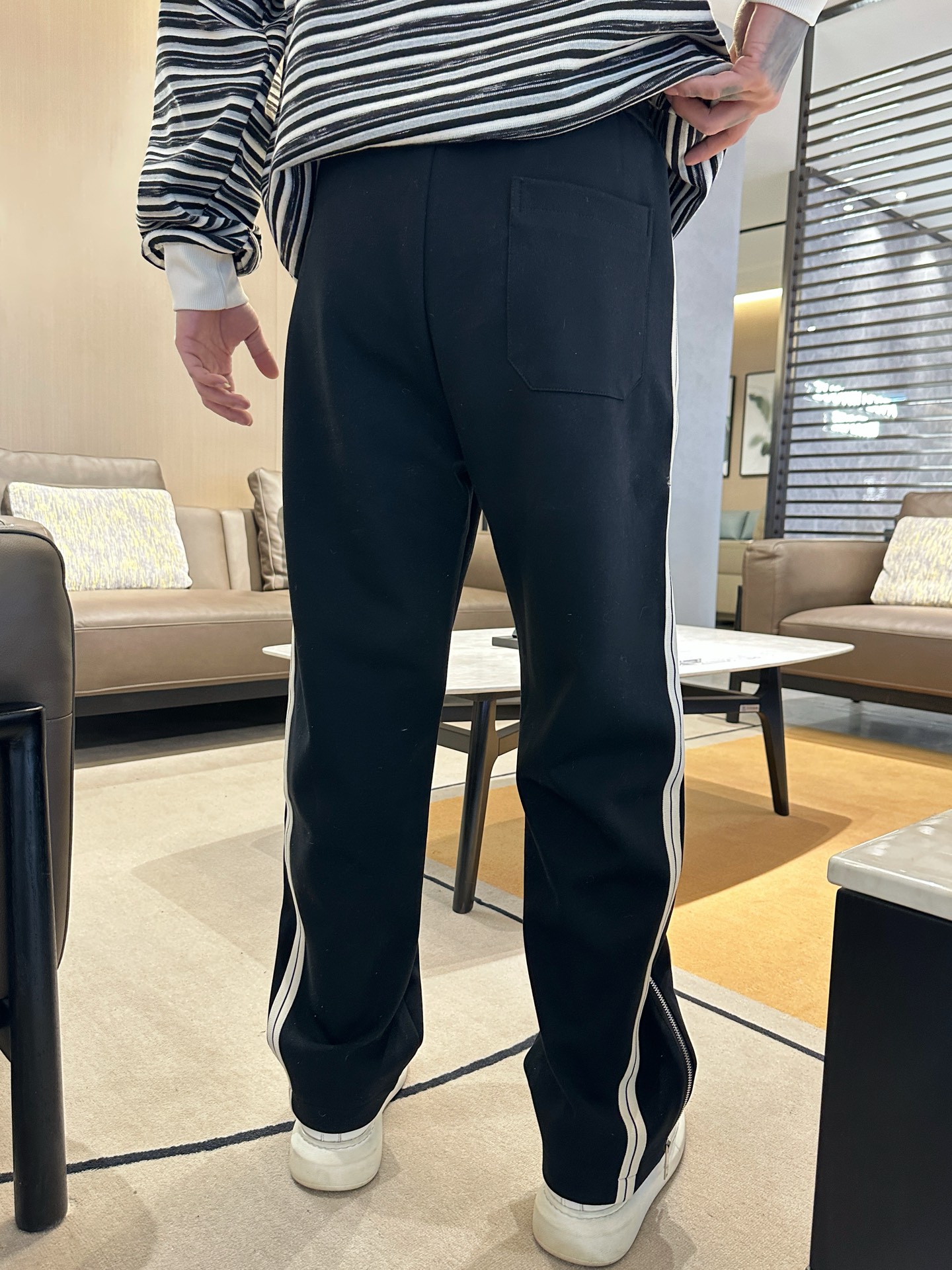 LV高仿運動長褲休閒百搭設計感推薦款｜歐美奢侈品精品推薦