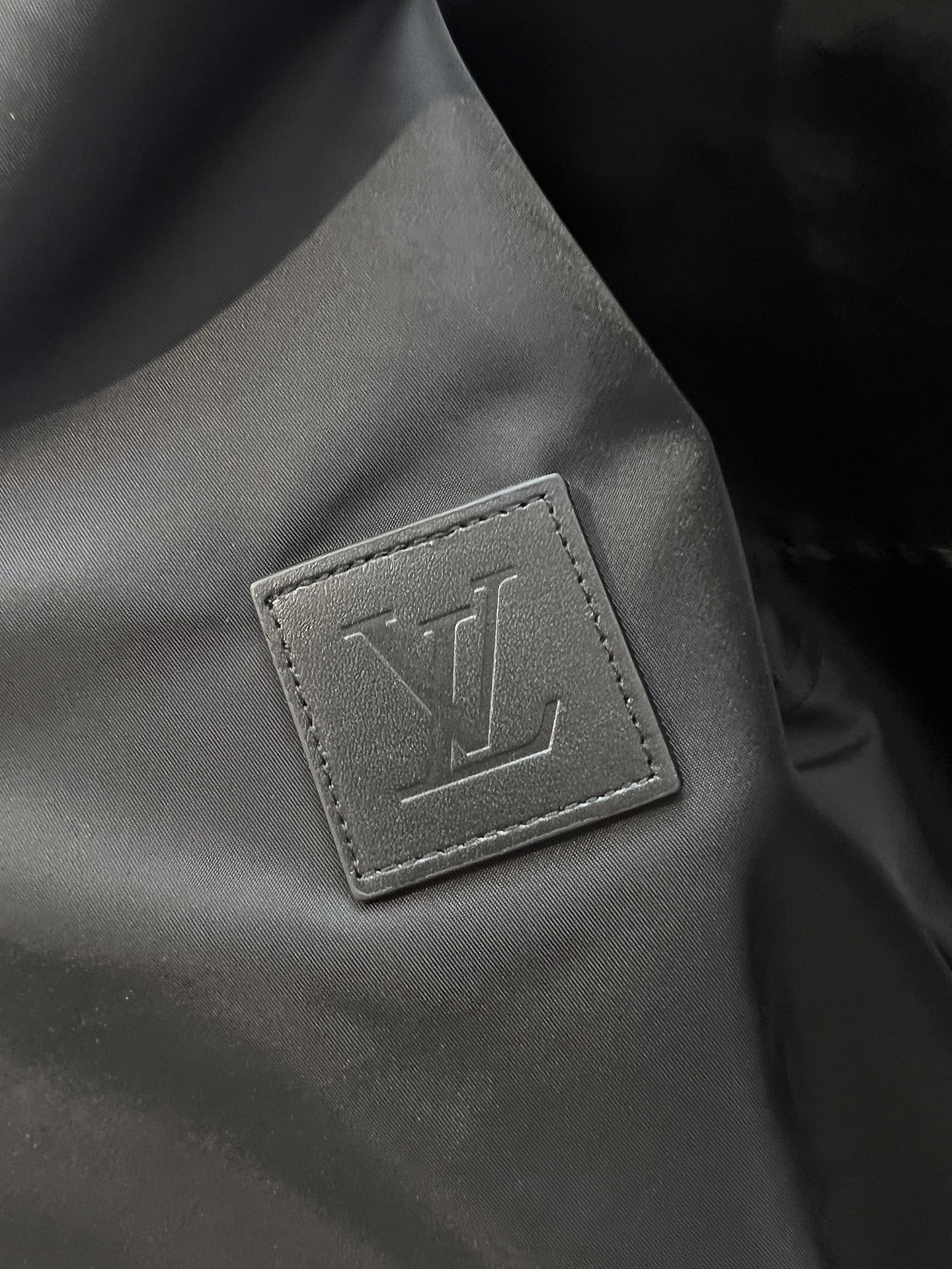 LV一比一連帽防潑水外套簡約設計百搭實穿推薦款｜歐美奢侈品精品推薦