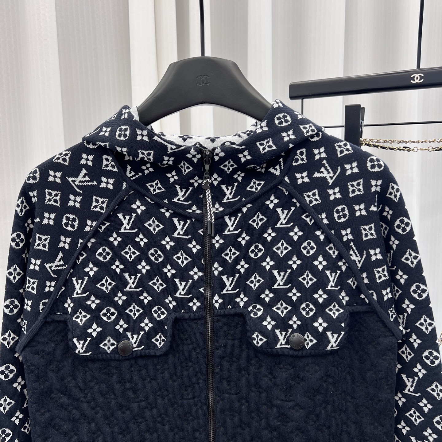 LV 高仿 男士連帽外套 經典Monogram拼接設計｜歐美奢侈品精品推薦