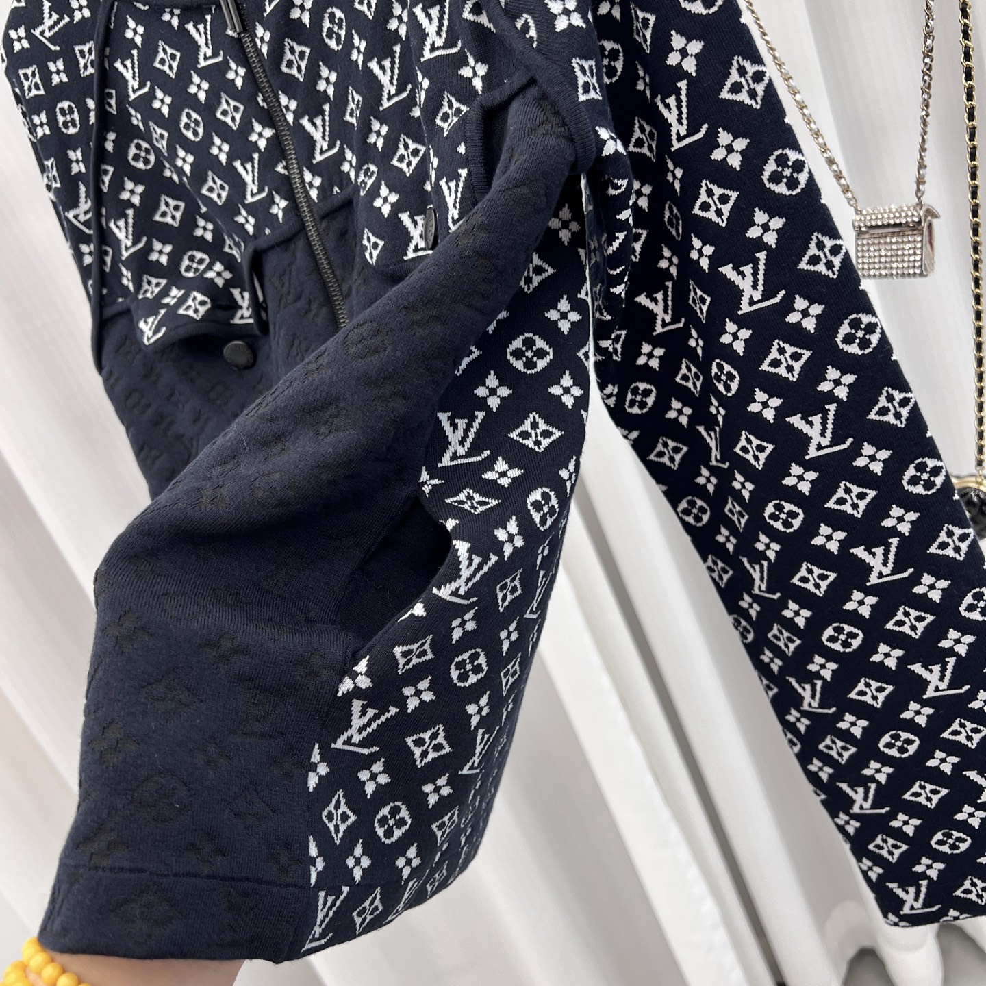 LV 高仿 男士連帽外套 經典Monogram拼接設計｜歐美奢侈品精品推薦