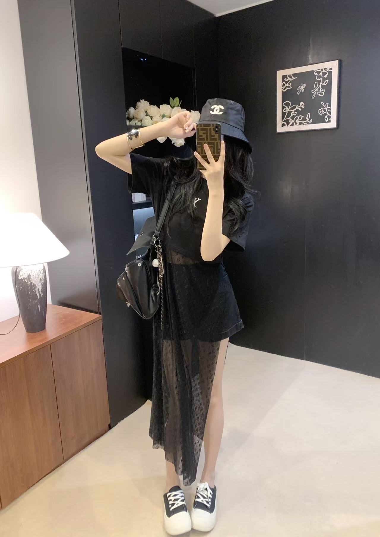 LV 一比一拼接網紗洋裝 黑色短袖Logo長裙款｜歐美奢侈品精品推薦