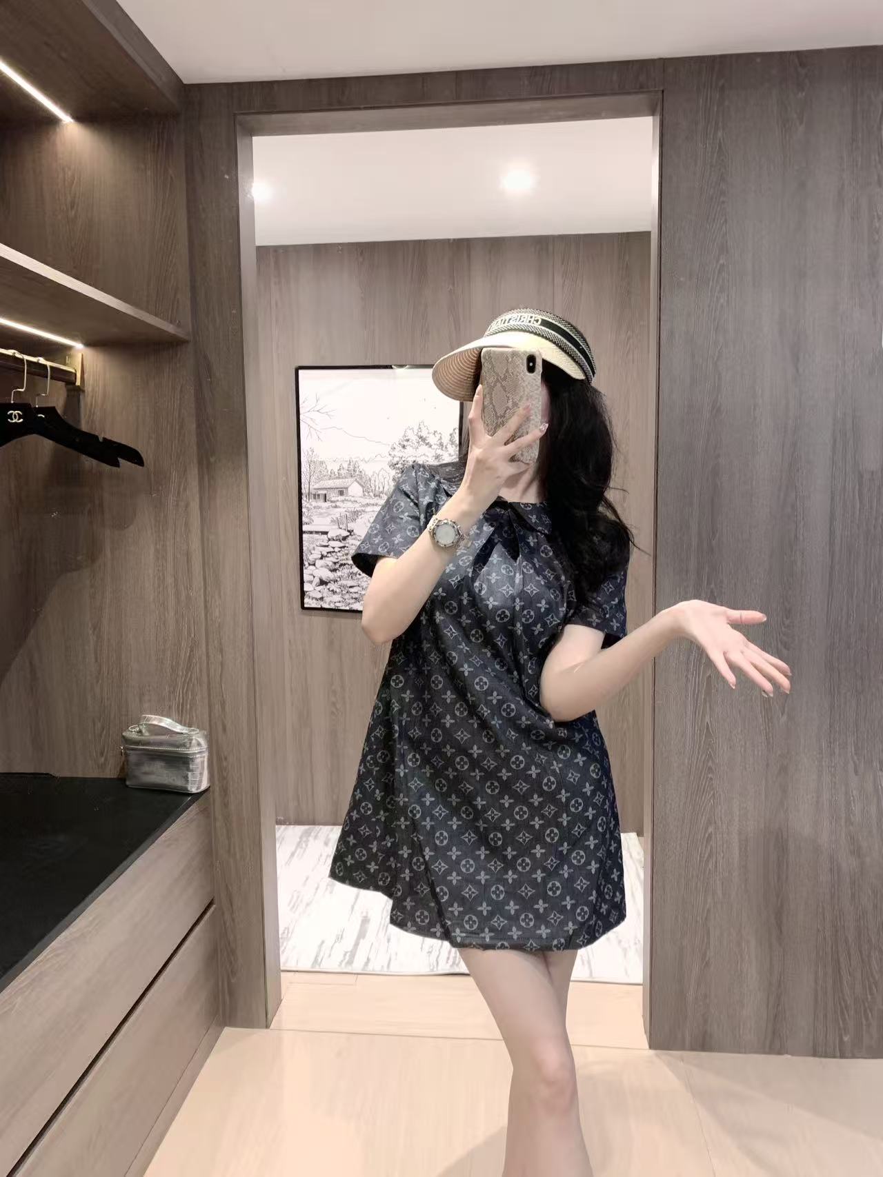 LV 一比一連衣裙 黑色短袖娃娃領印花洋裝｜歐美奢侈品精品推薦