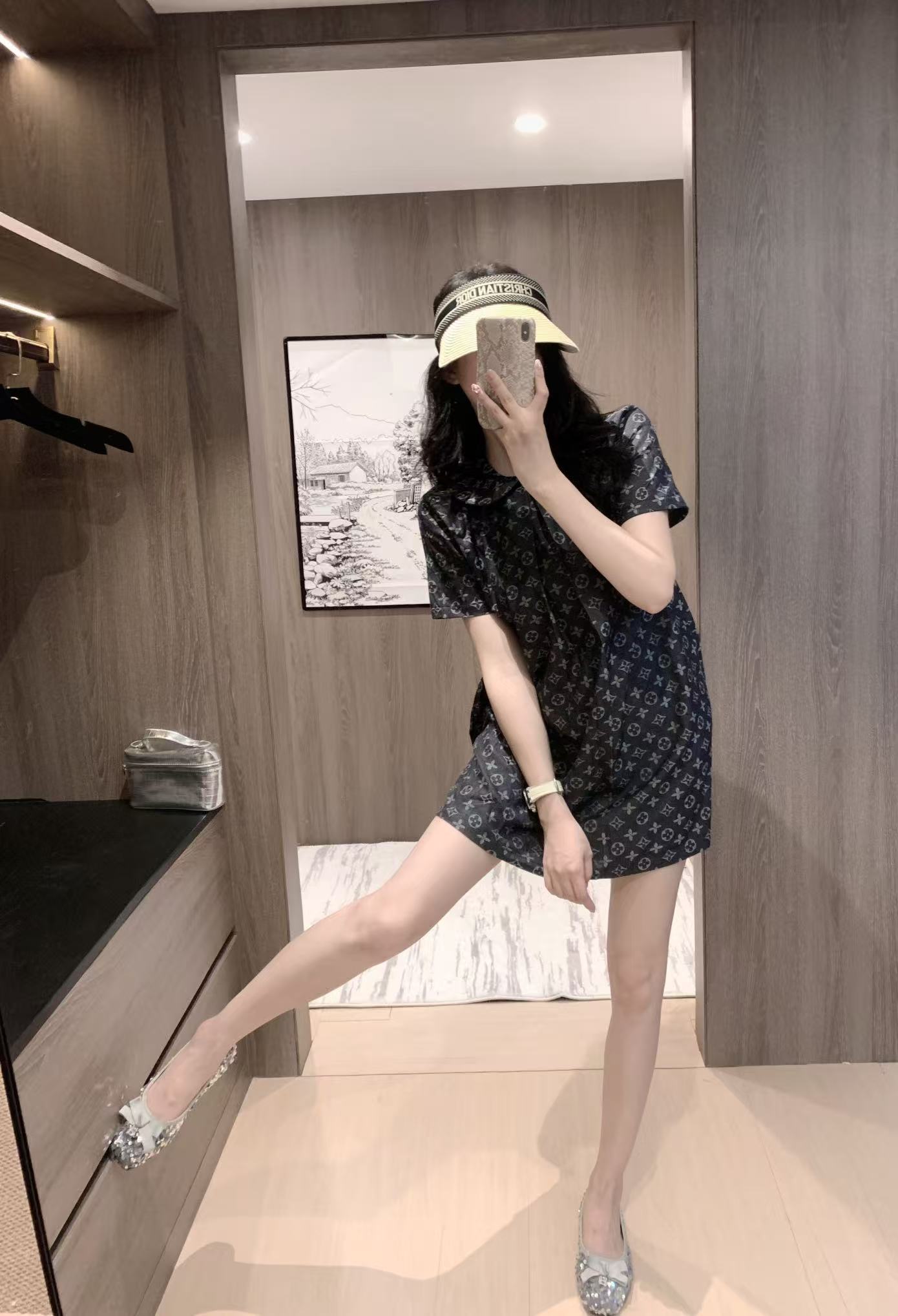 LV 一比一連衣裙 黑色短袖娃娃領印花洋裝｜歐美奢侈品精品推薦
