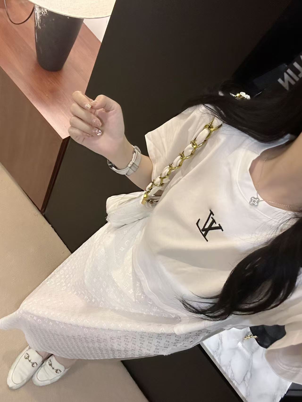 LV 高仿純白短袖連衣裙 百搭清新氣質款｜歐美奢侈品精品推薦