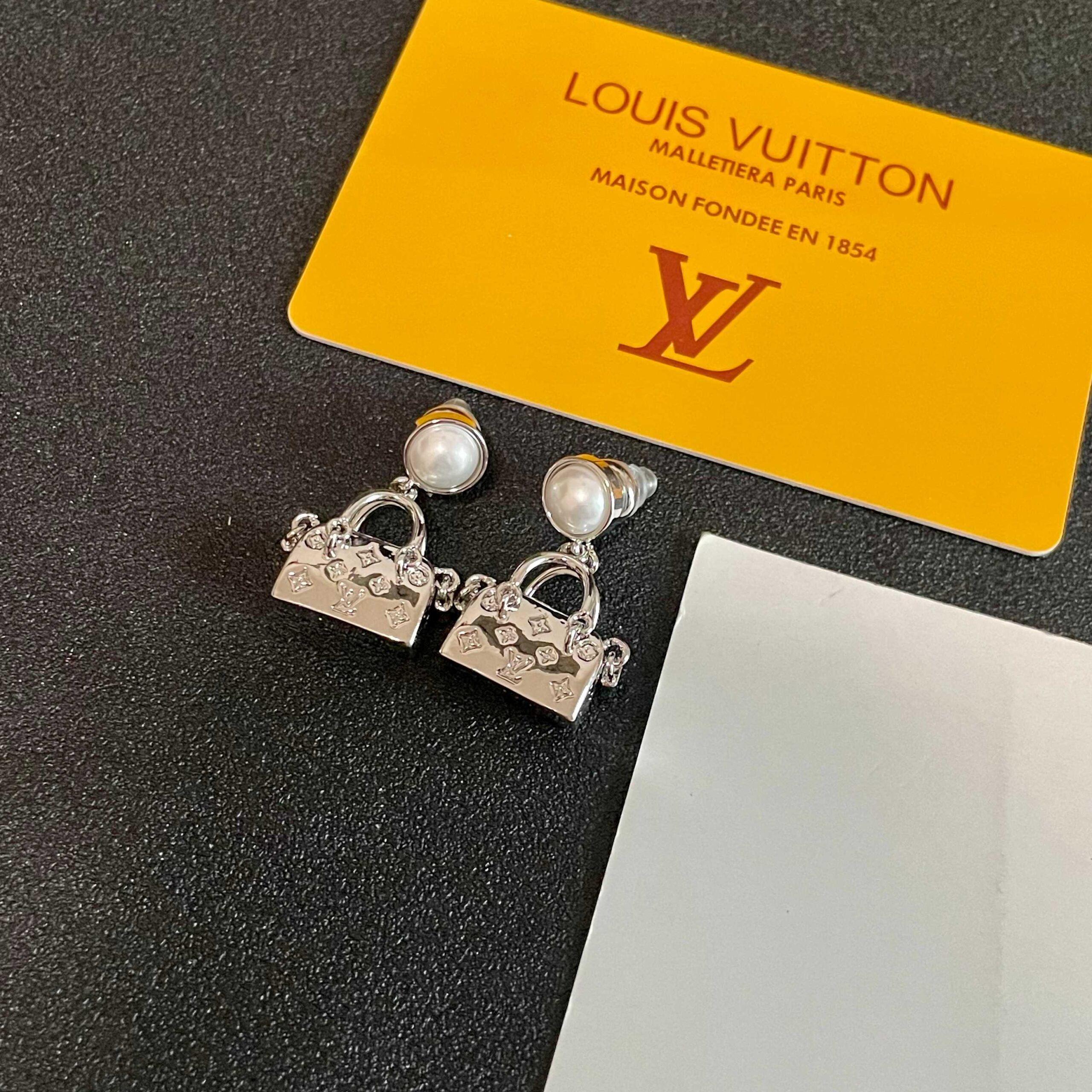 LV高仿女士耳環珍珠手提包造型精緻百搭款｜歐美奢侈品精品推薦
