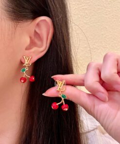 LV高仿金色Logo櫻桃耳環俏麗甜美設計款