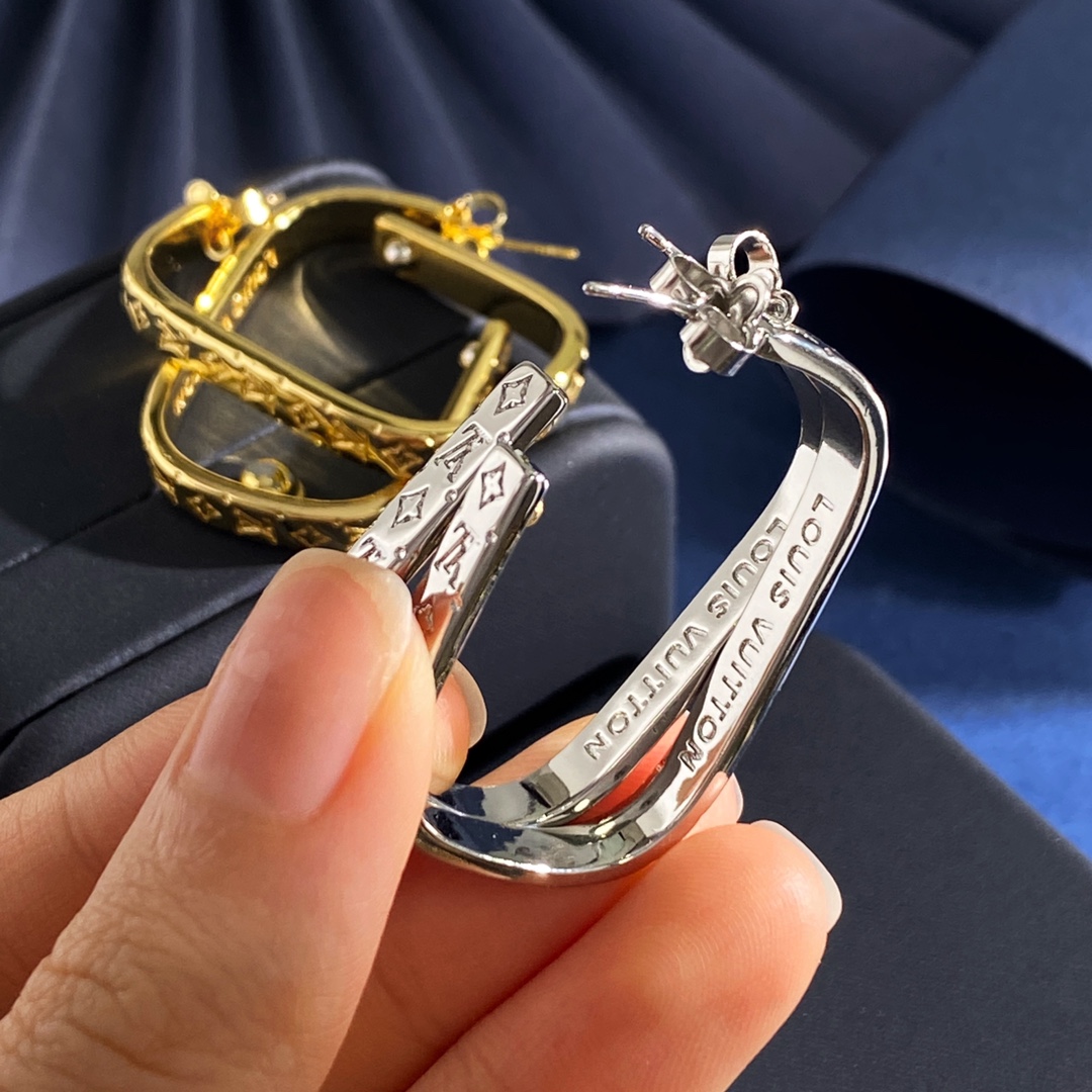LVA貨仿製金銀色立體Monogram寬版耳環｜歐美奢侈品精品推薦