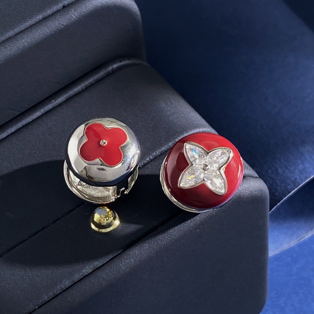 LV一比一仿製紅色琺瑯圓形鑲鑽花瓣耳釘｜歐美奢侈品精品推薦