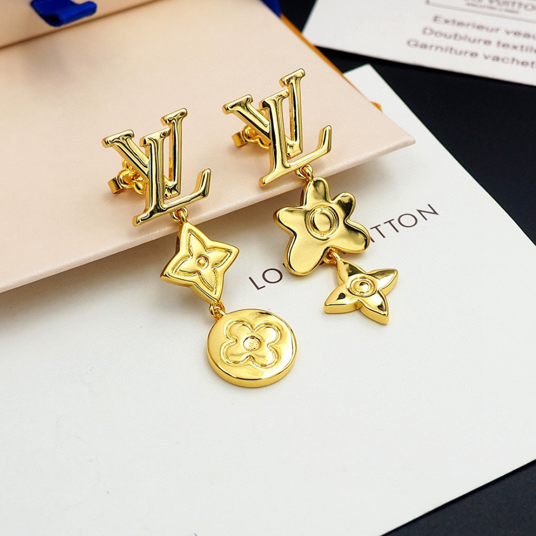 LV原單仿製金色Logo多元素吊墜耳環｜歐美奢侈品精品推薦