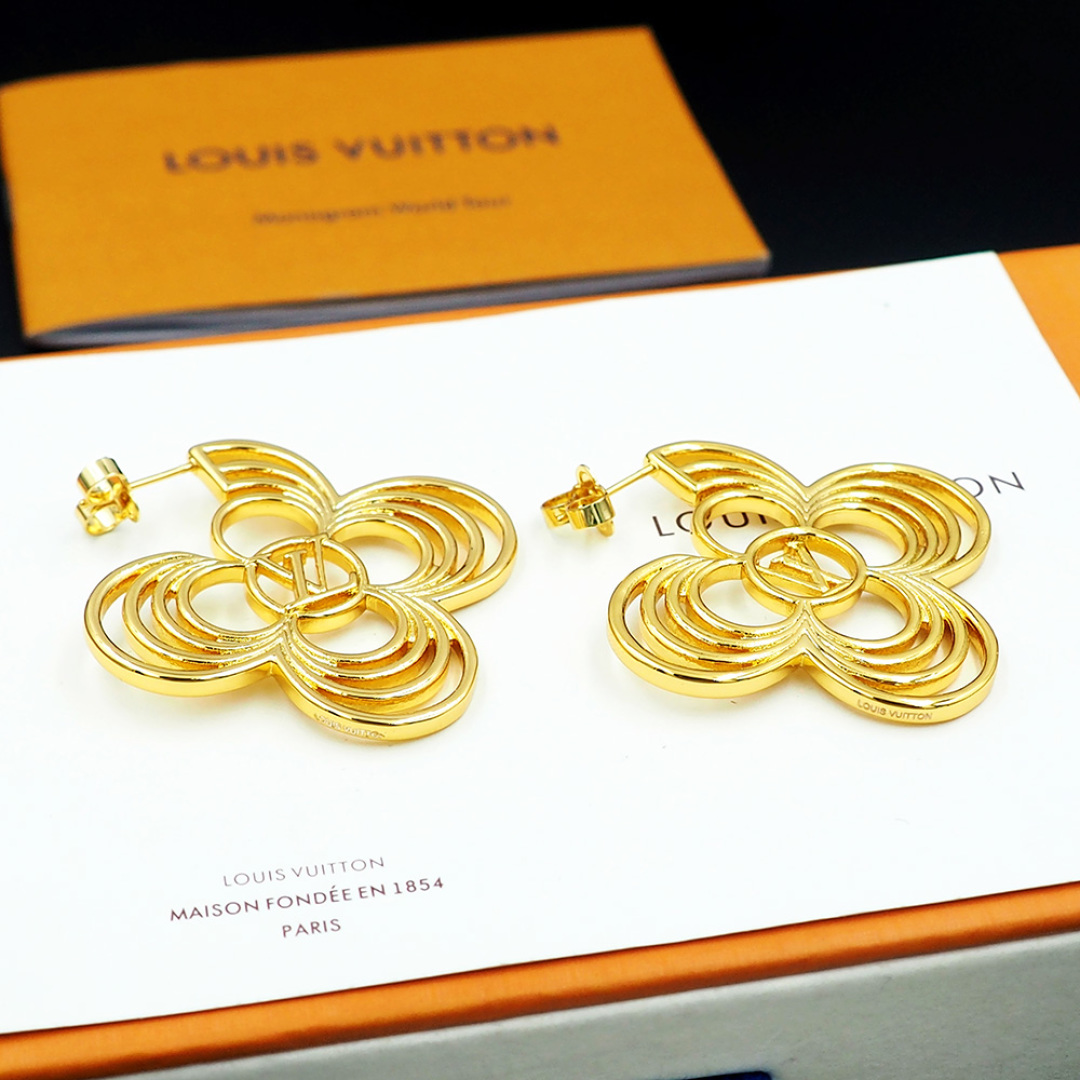 LV 原版四葉花瓣鏤空耳環 金色精品飾品｜歐美奢侈品精品推薦