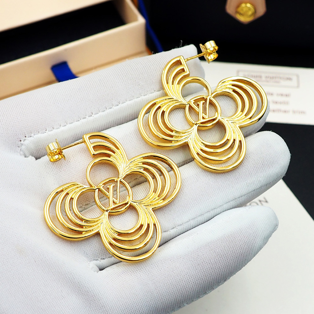 LV 原版四葉花瓣鏤空耳環 金色精品飾品｜歐美奢侈品精品推薦