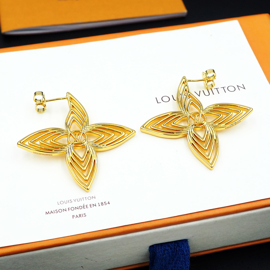 LV 原版四葉星型花瓣鏤空耳環 金色精品飾｜歐美奢侈品精品推薦