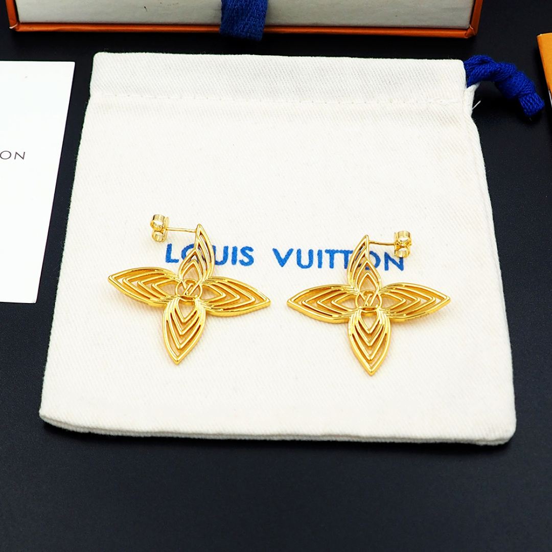 LV 原版四葉星型花瓣鏤空耳環 金色精品飾｜歐美奢侈品精品推薦