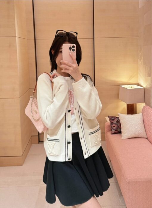 LV高仿女士針織開襟外套米白色百搭氣質款