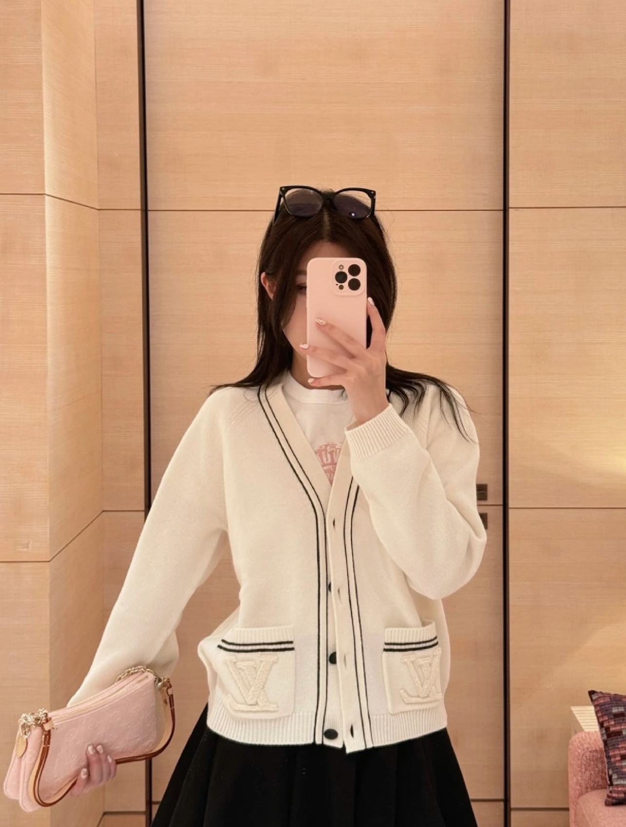 LV高仿女士針織開襟外套米白色百搭氣質款｜歐美奢侈品精品推薦
