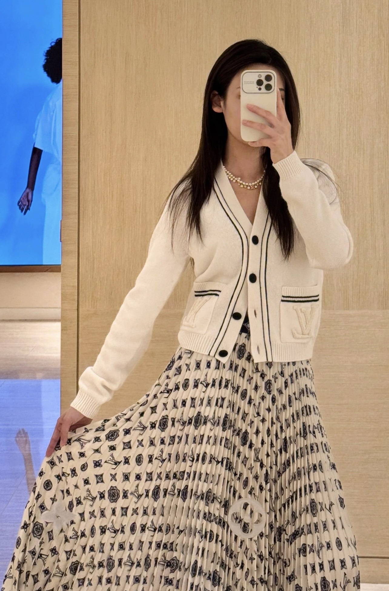LV高仿女士針織開襟外套米白色百搭氣質款｜歐美奢侈品精品推薦