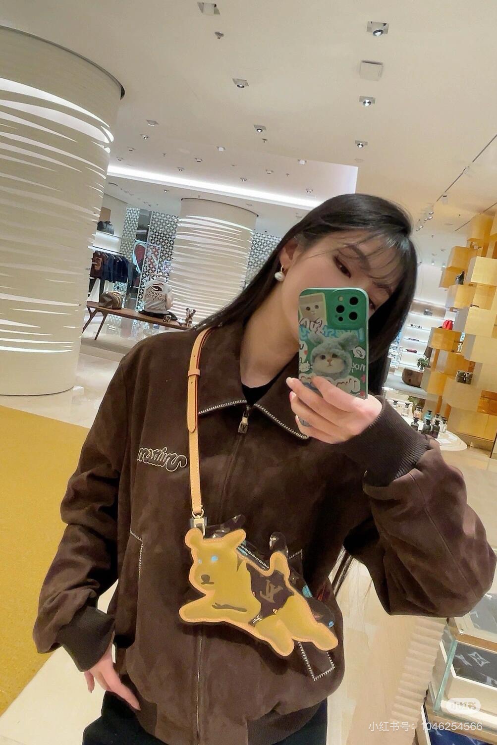 LV原單女士麂皮外套低調奢華百搭款式2025秋冬首選｜歐美奢侈品精品推薦