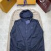 LV高仿男款防風外套簡約連帽設計機能輕量款｜歐美奢侈品精品推薦