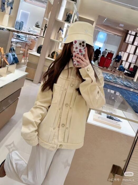 LV 原單女士外套淡黃色牛仔短版設計百搭休閒風｜歐美奢侈品精品推薦