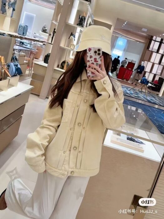 LV 原單女士外套淡黃色牛仔短版設計百搭休閒風｜歐美奢侈品精品推薦