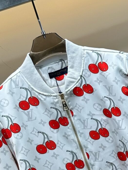LV 一比一櫻桃印花外套 女士休閒百搭拉鍊款｜歐美奢侈品精品推薦