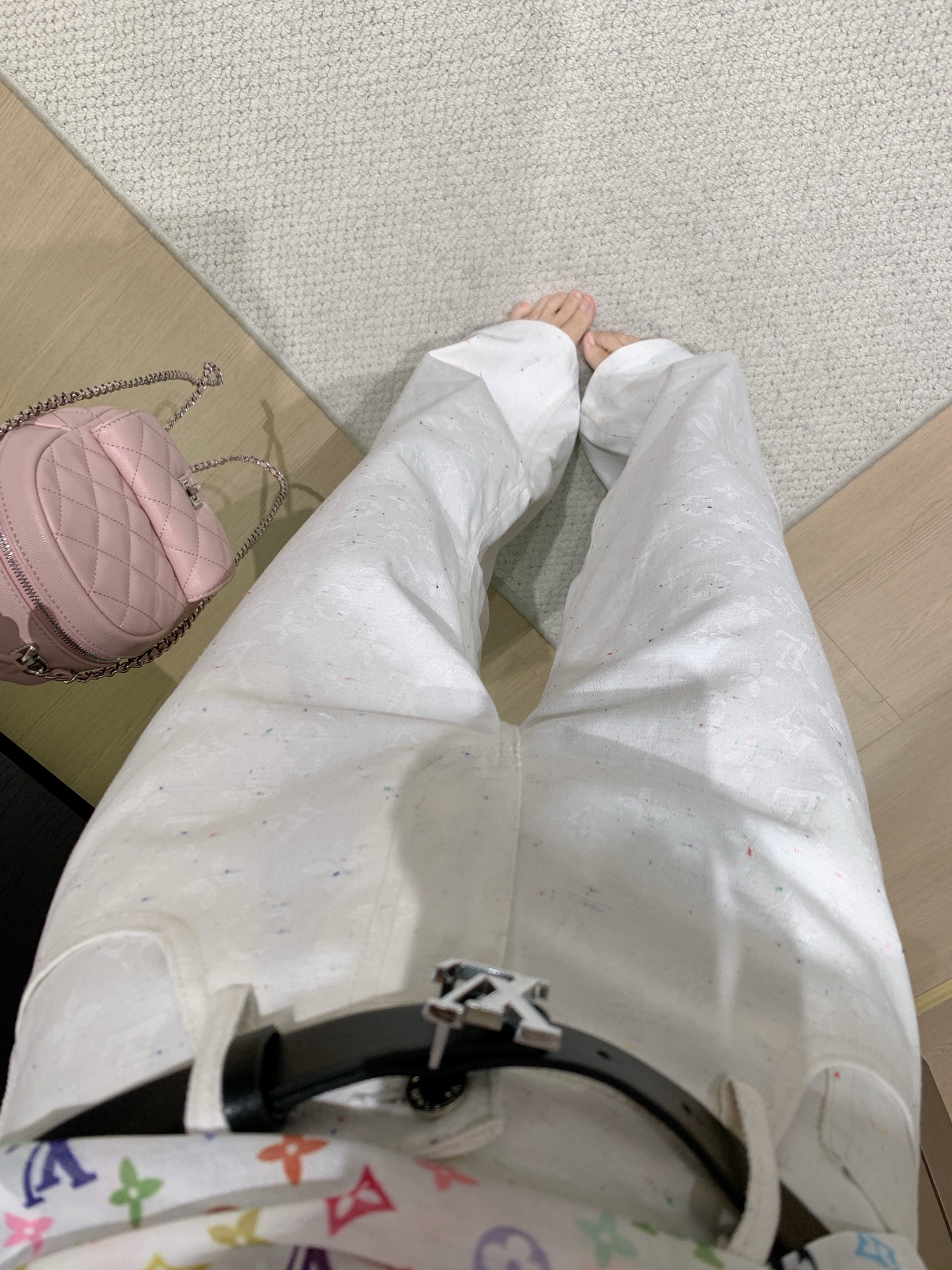 LV高仿女士白色牛仔褲直筒剪裁百搭時尚款｜歐美奢侈品精品推薦
