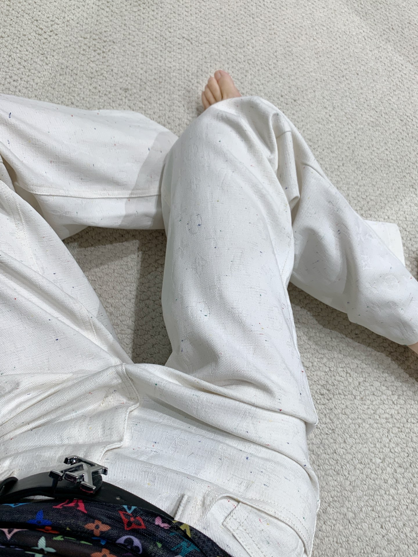 LV高仿女士白色牛仔褲直筒剪裁百搭時尚款｜歐美奢侈品精品推薦